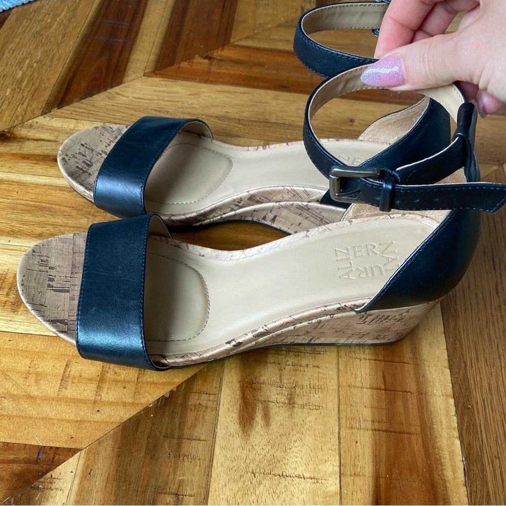 Naturalizer black and cork vegan leather dressy sandals
